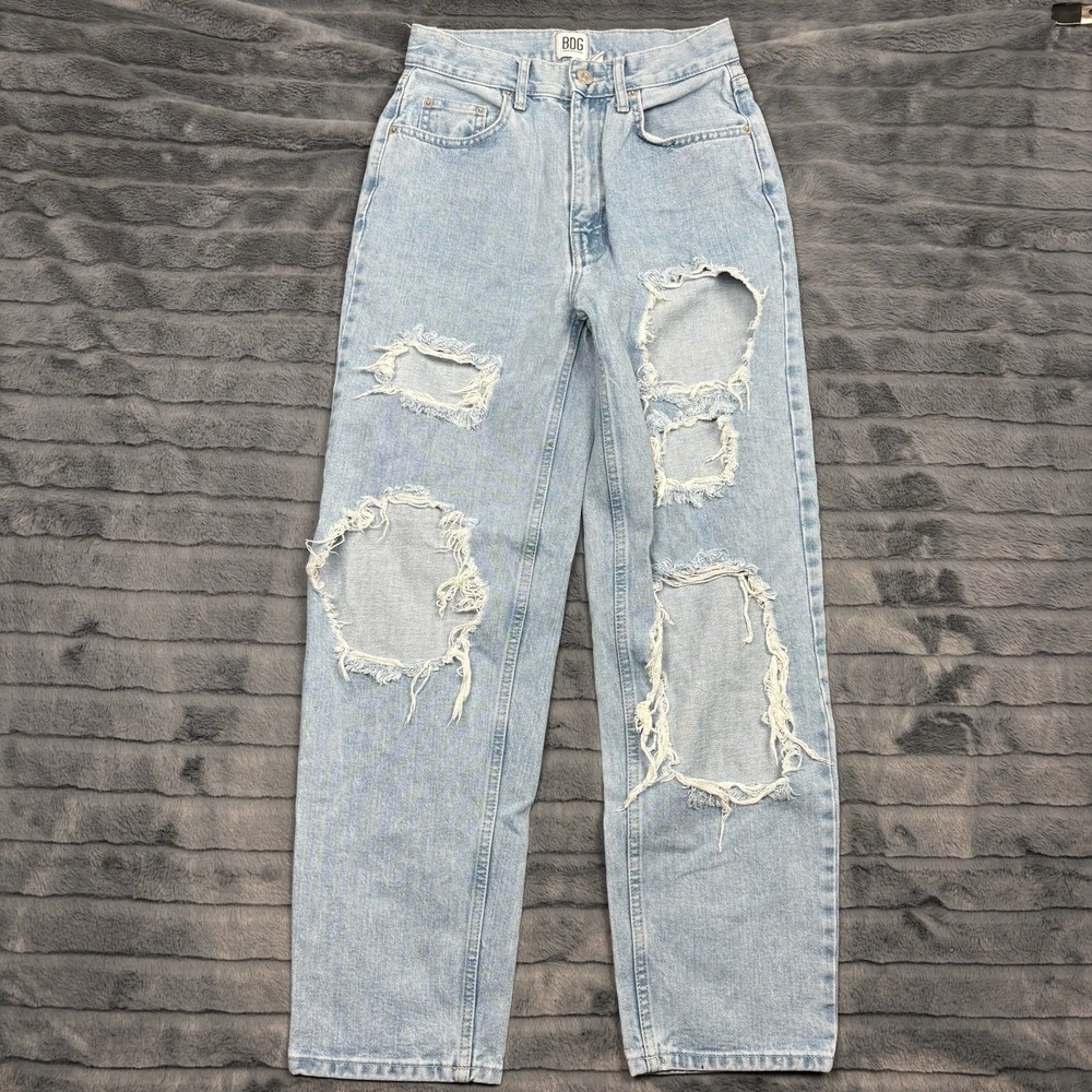 BDG Urban Outfitters High-Rise Baggy Petite Distressed Jeans Light Wash 26
